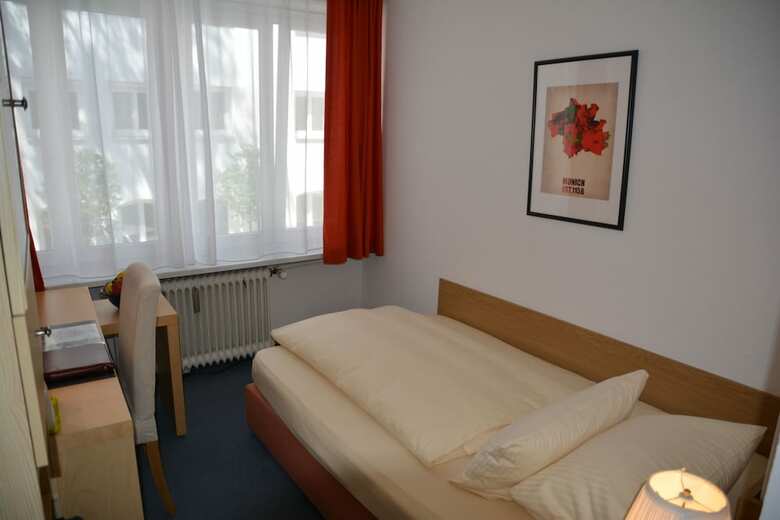 Hostal Hotel Lex Im Gartenhof