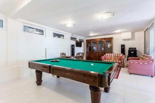 Top Cliff Villa