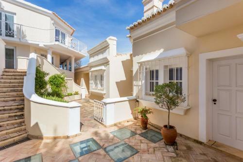Top Cliff Villa