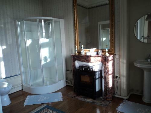 Bed & Breakfast Au Chateau De Montbraye