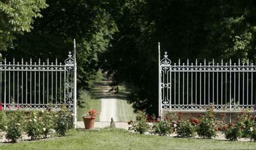 Bed & Breakfast Au Chateau De Montbraye