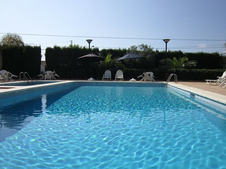 Hotel Abril