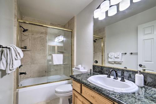 Mammoth Lakes Getaway With Shared Pool, Hot Tub