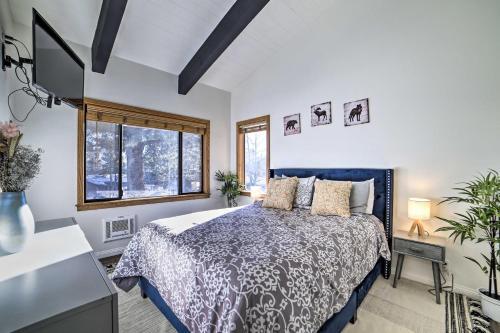 Mammoth Lakes Getaway With Shared Pool, Hot Tub