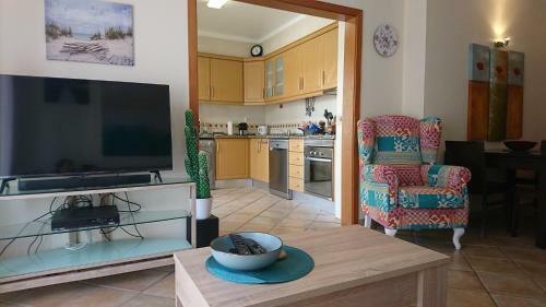 Gomeira, Bottom Floor T2 Apartment Close To The Ocean
