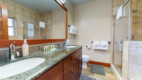 Red Slate Canyon Lodge