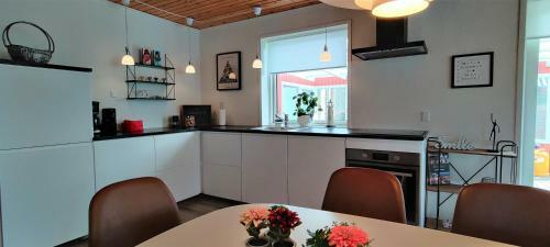 Havhuset I �ster Hurup - I Byen, Ved Stranden