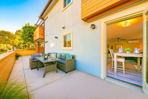 New Tremont Modern Beach Condo