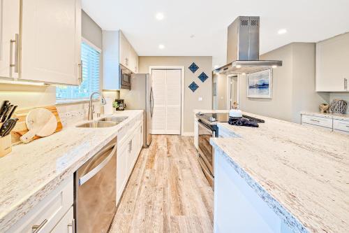 New Tremont Modern Beach Condo