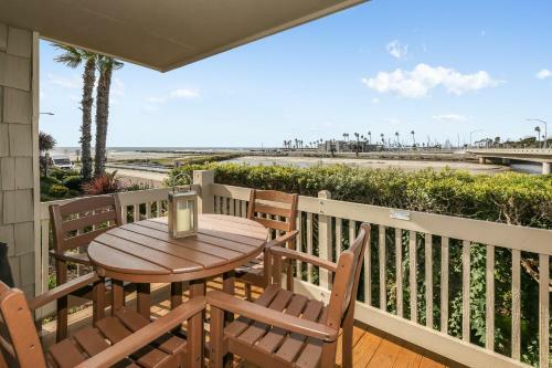 G23 - Coastal Cottage