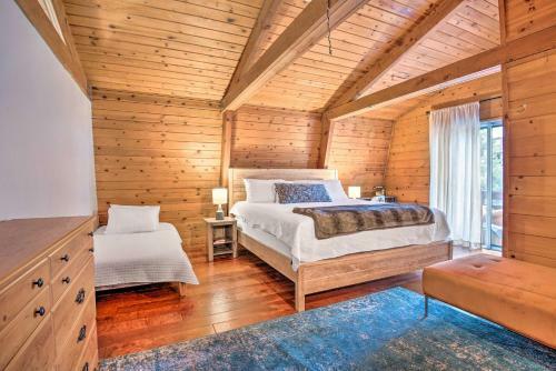 Updated Pine Mountain Club Cabin - Stone Fireplace