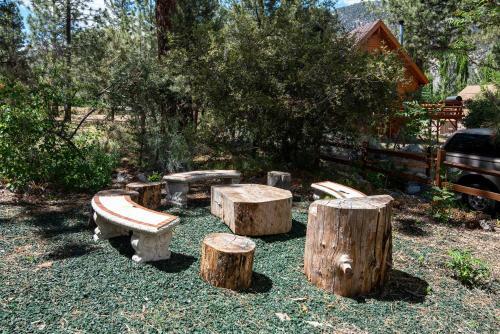 Updated Pine Mountain Club Cabin - Stone Fireplace