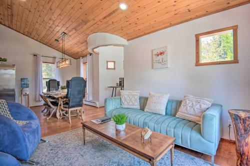 Updated Pine Mountain Club Cabin - Stone Fireplace