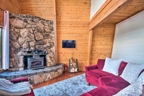 Updated Pine Mountain Club Cabin - Stone Fireplace