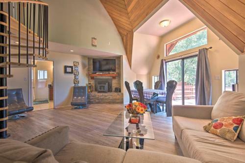 Luxury Geodome Home With Deck Pets Allowed!