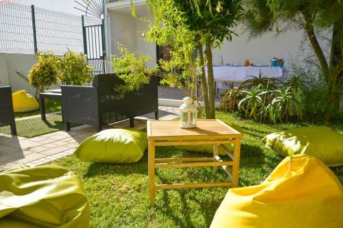 Albergue Mahara Caparica Surf Camp
