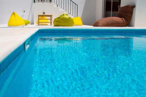 Albergue Mahara Caparica Surf Camp