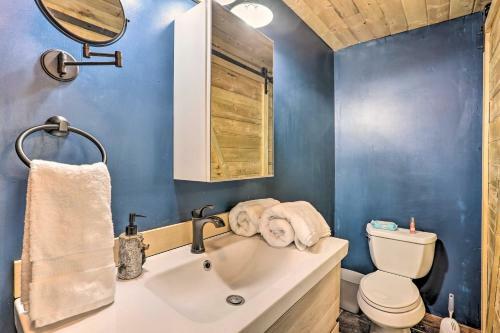 Two Bears Retreat - Scenic Cabin With Views!