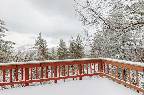 Treetop Retreat