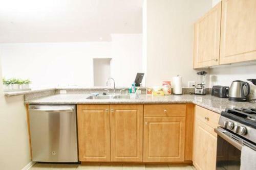 Lovely Venice Getaway - Two Bedroom Apartment