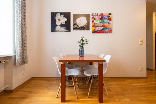 Old Town - Hall Square Apartment