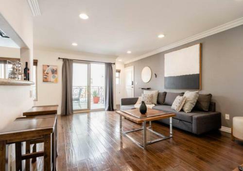 Apartamento Studio City Flat- Queen Bed, Jacuzzi, Free Parking