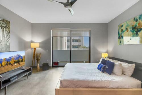 Suitesrus Apart Hotel At Miracle Mile