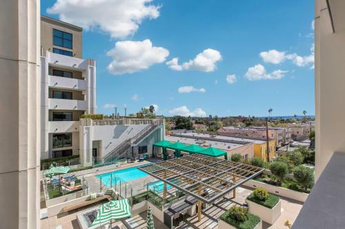 Suitesrus Apart Hotel At Miracle Mile
