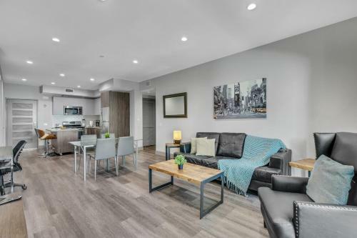 Suitesrus Apart Hotel At Miracle Mile