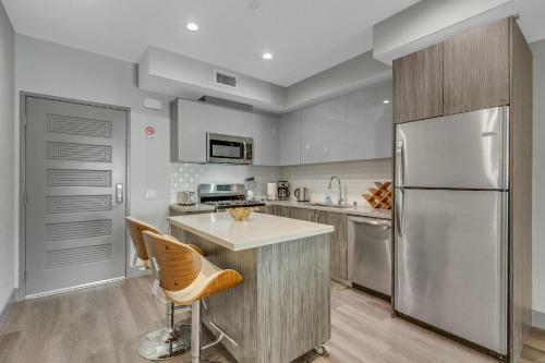 Suitesrus Apart Hotel At Miracle Mile