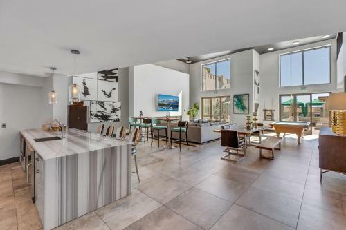 Suitesrus Apart Hotel At Miracle Mile