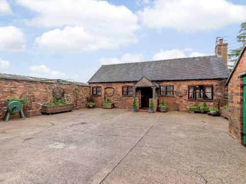 The Pigsty - Uk30945