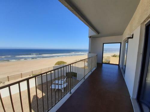 Casa Com Acesso Direto � Praia E Churrasqueira