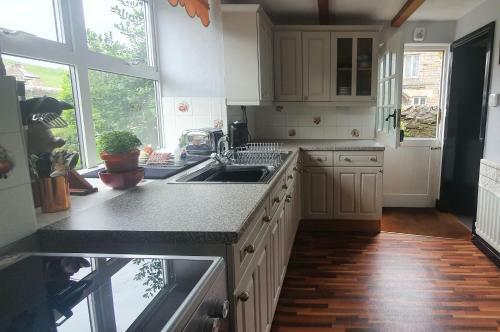 Bridge Cottage, Bainbridge, With Riverside Garden!