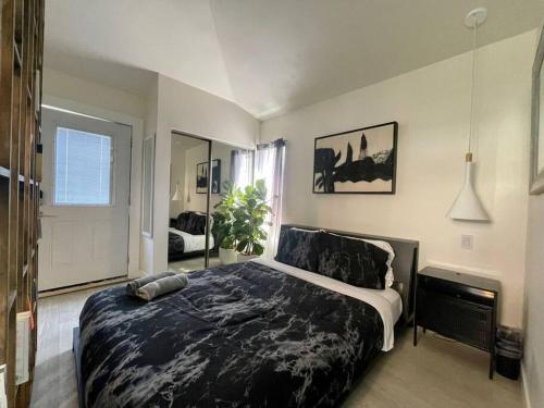 Entire 4-unit Complex With Private Swimming Pool