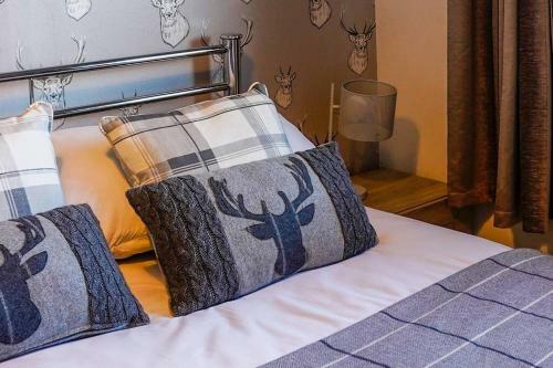 Wee Blondie's Ski Cottage