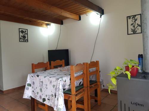 La Casita de Atras