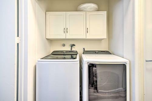 Apartamento Calming Beachfront Getaway Walk To Ocean!
