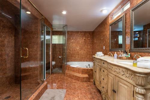 Villa Sausalito - Newly Designed 4br House With Pool