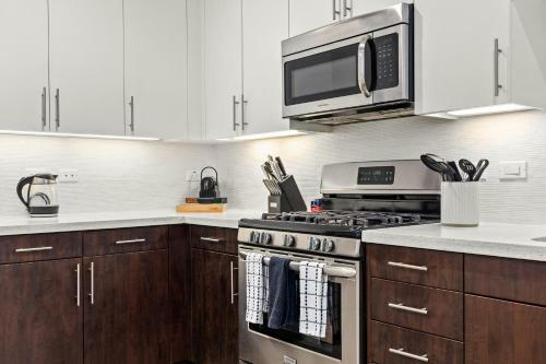 The Crimson & Clover Suite