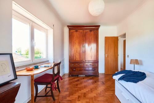 Bright Apartment With Garden In Cascais