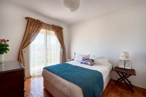 Bright Apartment With Garden In Cascais