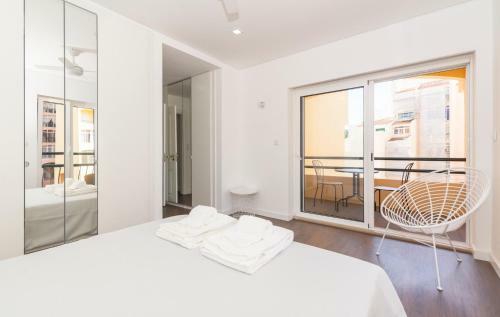 Apartamento Houze_lovely Flat With Swimming Pool!