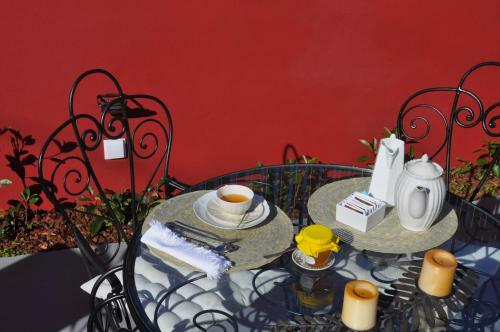 Hostal Confluentia - Believe It Or Not Apartments