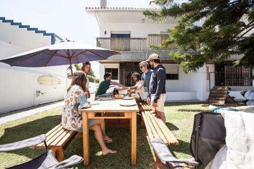 Bed & Breakfast Lisbon Surf Villa