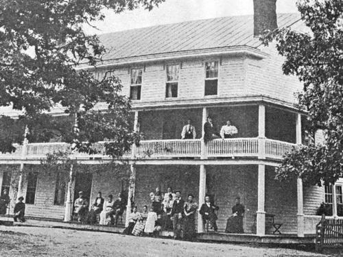 Lodge Highlands Inn