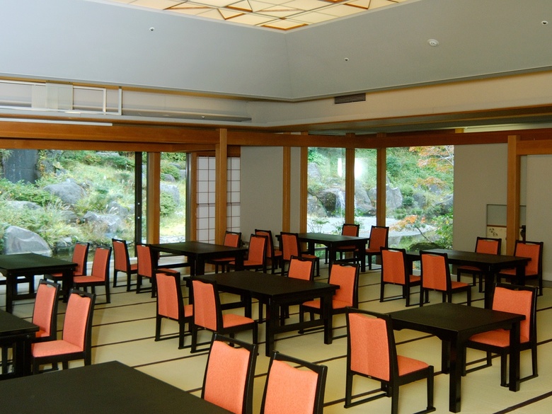 Hakone Yunohana Onsen Hotel