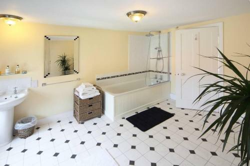 Bed & Breakfast Bawdsey Hall