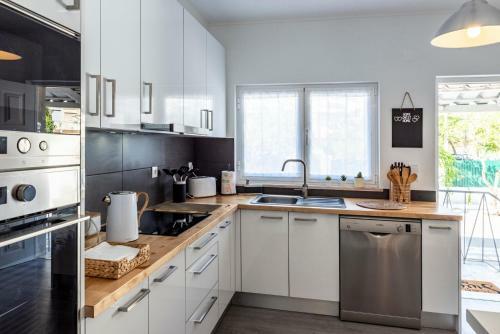 Hostal 3 Bedroom Nook Beach House