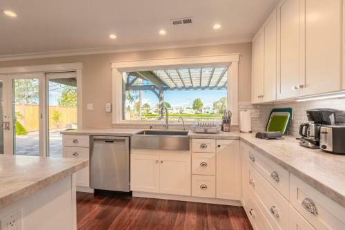 Villa @ Marbella Lane Executive Waterfront Property